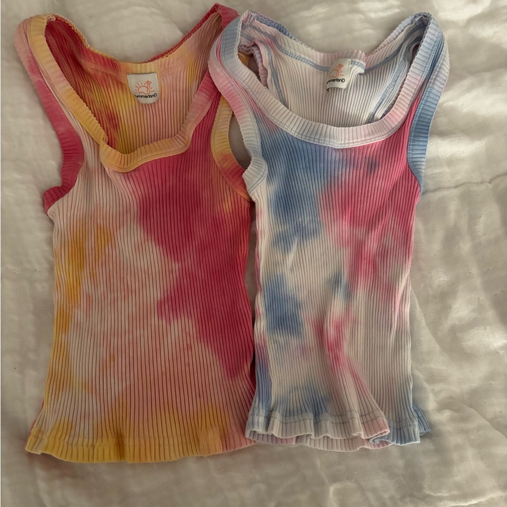 SUPER CUTE bundle tie dye tank tops. Fits small/xs very stretchy.